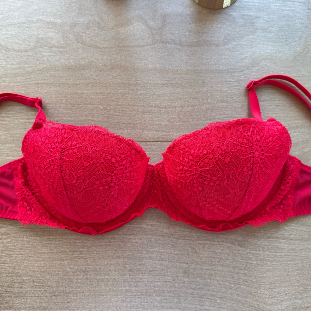 PINK Victoria's Secret Red Lace Bra